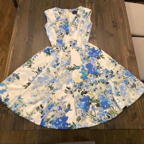 Just...Taylor Dresses & Skirts - Just Taylor size 4 white with blue floral sleeveless dress